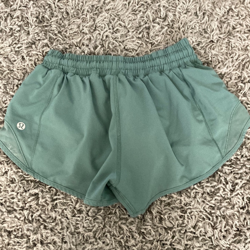 lululemon green hotty hot shorts